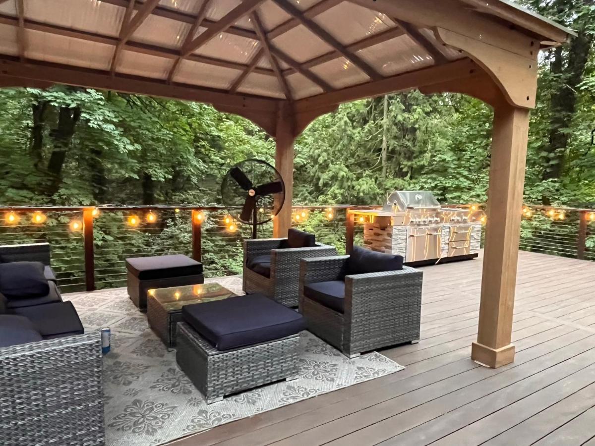 Serene Oasis Getaway With Sauna And A Swim Spa. بورتلاند المظهر الخارجي الصورة